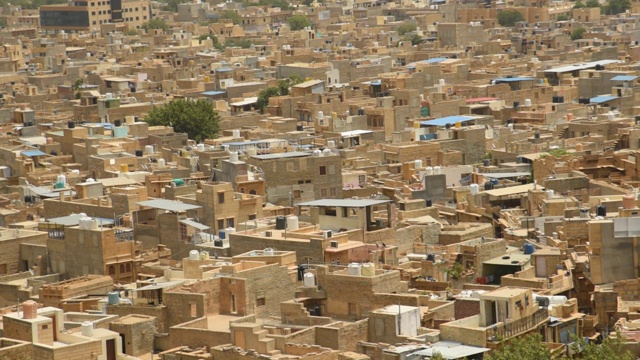 从Jaisalmer堡，Jaisalmer，拉贾斯坦邦，印度的Jaisalmer城的观点。视频素材