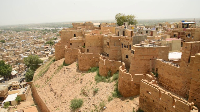 从Jaisalmer堡，Jaisalmer，拉贾斯坦邦，印度的Jaisalmer城的观点。视频素材