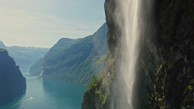 Geiranger瀑布鸟瞰图视频素材