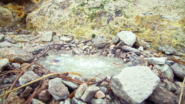 阳明山公园温泉提供4K沸水视频素材