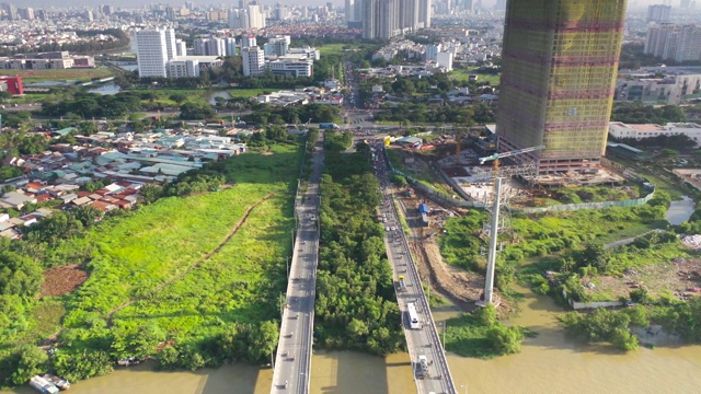 越南:十字路口交通高峰时间堵车-从上面看- Flycam。视频素材