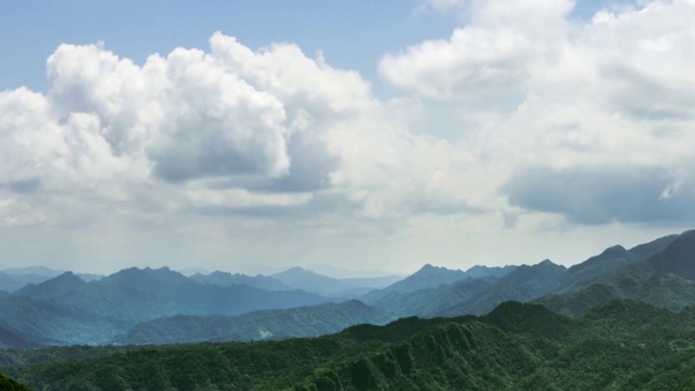 时断时续的观山五分山。山美丽的风景视频素材