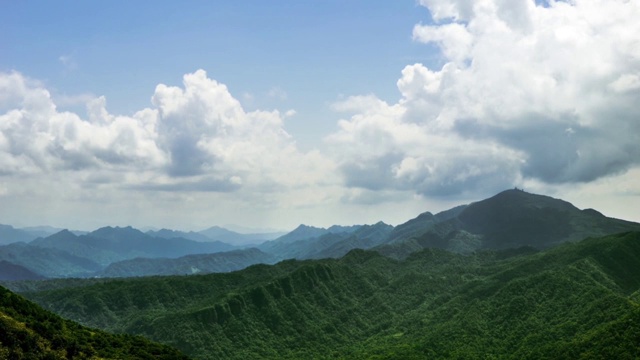 时断时续的观山五分山。山美丽的风景视频素材