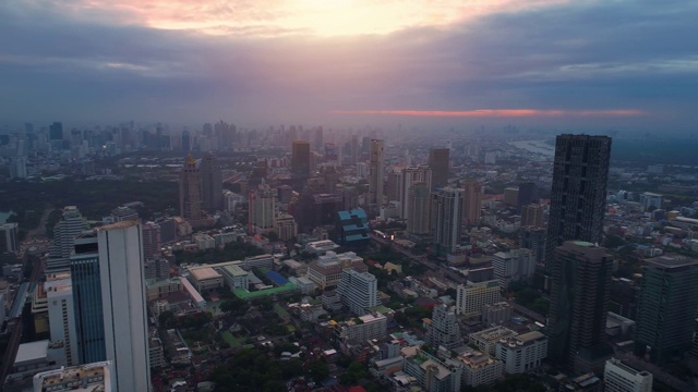 4k空中曼谷市中心城市视图，飞越曼谷，泰国。视频素材