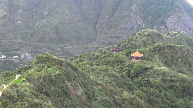 台湾金瓜石镇茶壶山的4K中国馆景观视频素材