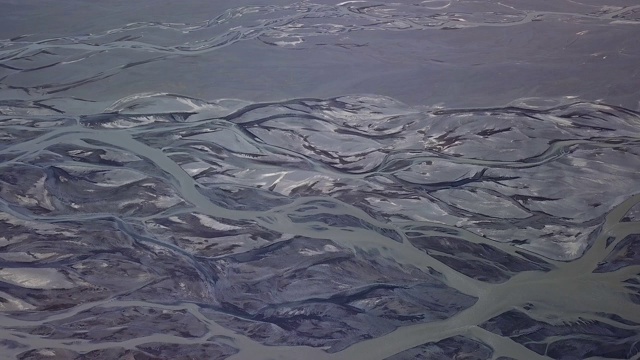 冰岛冰川河鸟瞰图视频素材