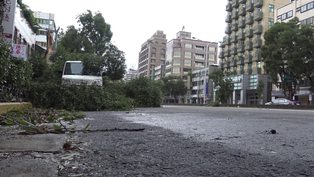 台风苏迪罗4K登陆台湾后造成道路破坏视频素材