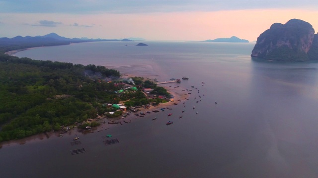 鸟瞰图拍摄美丽的风景和安达曼海日落，热带海滩海在泰国南部，亚洲视频素材