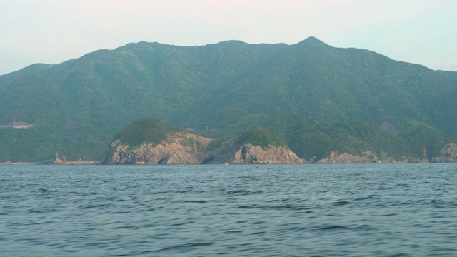 Nakadōri-jima (中通島) in the Gotō Islands (五島市) Landscape from the sea视频素材