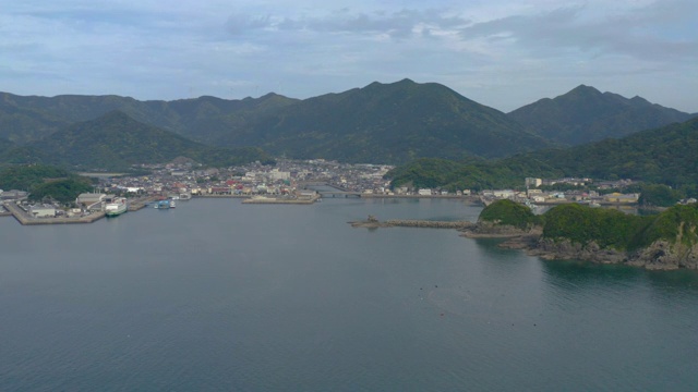 有川市和中渡岛港口鸟瞰图视频素材