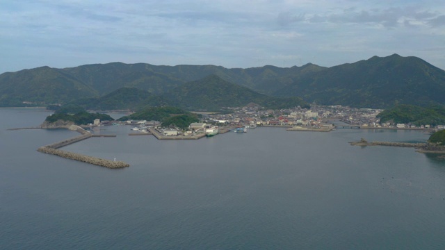 有川市和中渡岛港口鸟瞰图视频素材