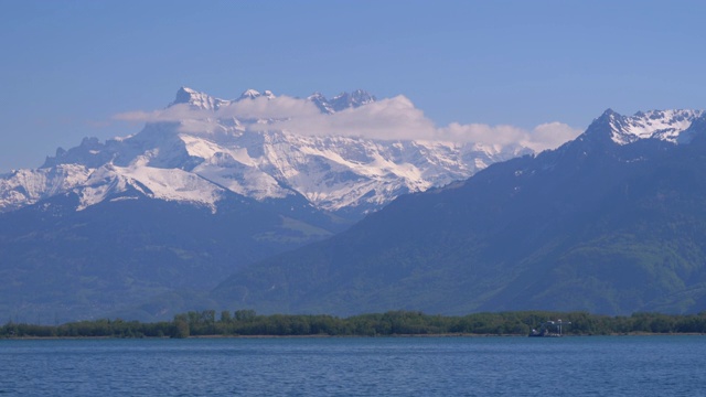 瑞士阿尔卑斯山脉雪峰的美丽风景视频素材