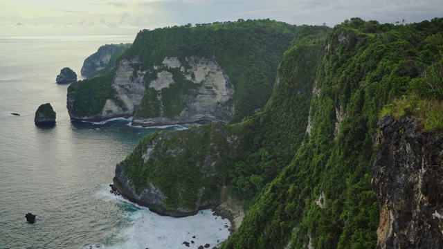 Nusa Penida的钻石白色海滩风景视频素材