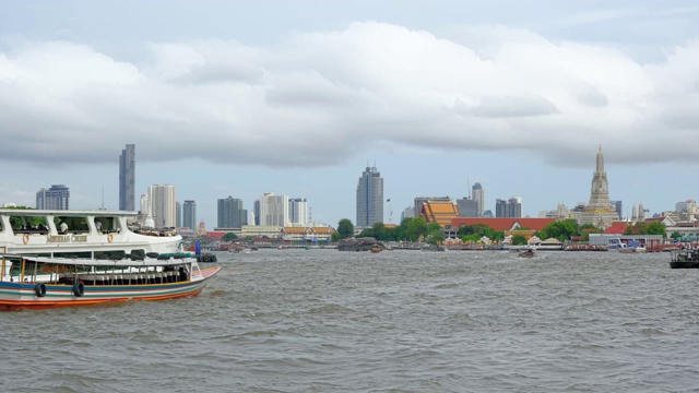 4K时间流逝，湄南河在曼谷市中心，湄南河是泰国的主要河流。视频素材