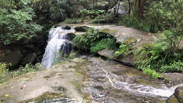 水流和瀑布视频素材