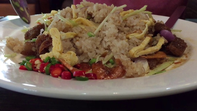 虾酱拌饭食谱视频素材