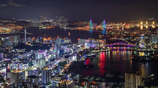 釜山塔和釜山杭(港)桥市区的日夜景色视频素材