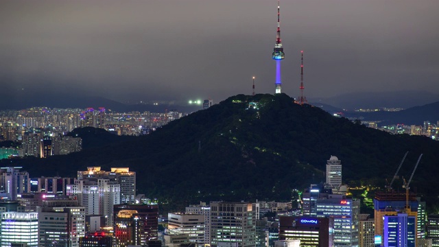 夜景N首尔塔市中心区/中古区，首尔视频素材