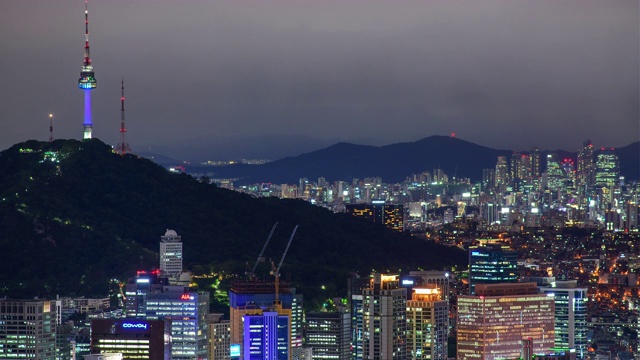 夜景N首尔塔市中心区/中古区，首尔视频素材