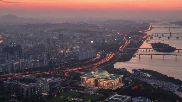 韩国Yeouido国会附近市中心的日落风景视频素材