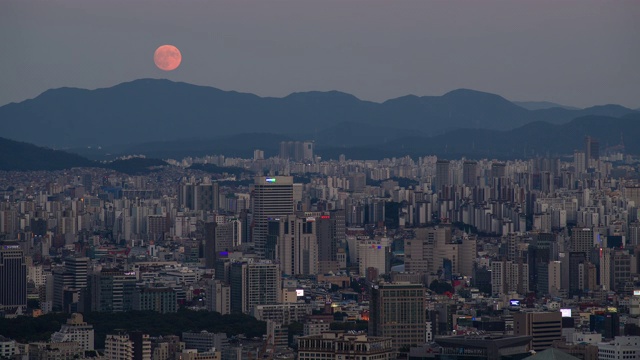 首尔东大门古市中心的月色景色视频素材