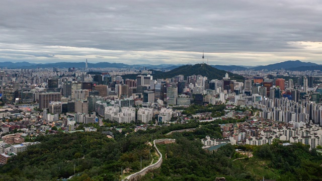 在韩国首尔，仁王山钟野谷市区昼夜区视频素材