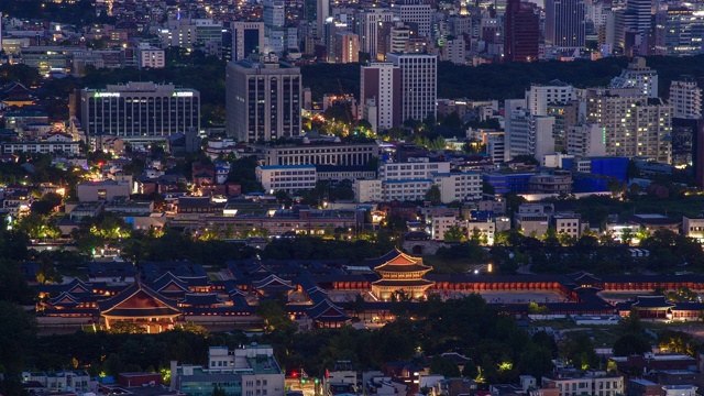 京福宫(皇宫)市中心区夜景/首尔，韩国视频素材