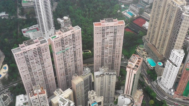 阴天清晨无人机鸟瞰香港城市摩天大楼-现代城市商务区视频素材