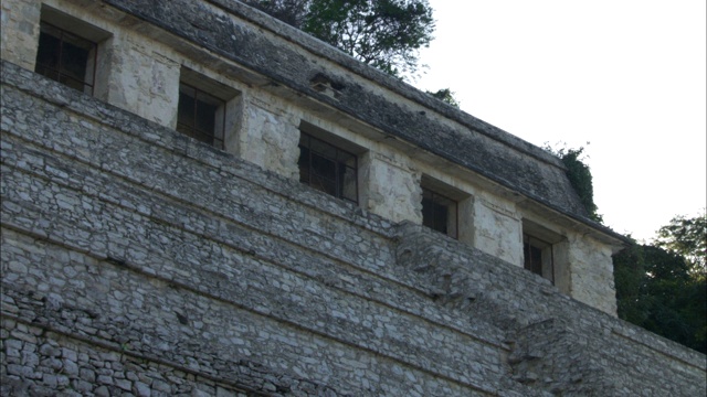 近距离观察碑铭寺。视频素材