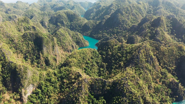 鸟瞰图热带泻湖，大海，海滩。热带岛屿。Busuanga,菲律宾巴拉望省视频素材