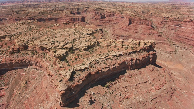 峡谷地鸟瞰图。视频素材