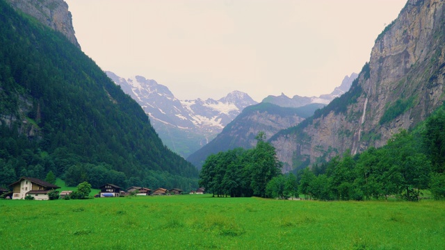 瑞士。Lauterbrunnen山谷的高山景观视频素材