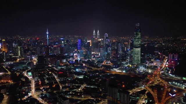 吉隆坡市区交通道路夜间空中全景4k视频素材