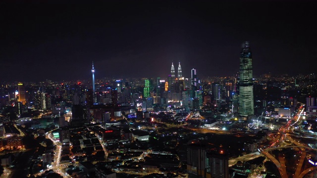 吉隆坡市区交通道路夜间空中全景4k视频素材