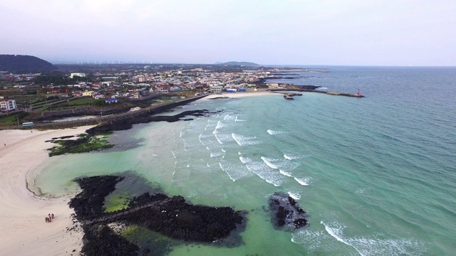 西浦/济州岛海岸线，韩国视频素材