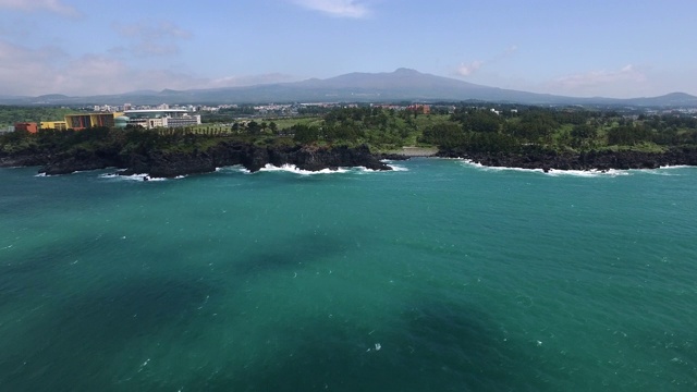 韩国济州岛大浦三山全里崖(玄武岩柱)/西浦视频素材