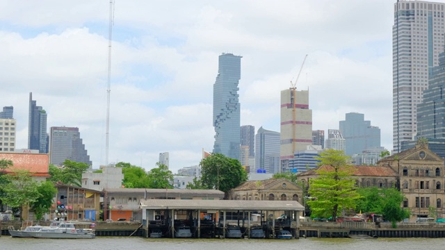 4K时间流逝，湄南河在曼谷市中心，湄南河是泰国的主要河流。视频素材