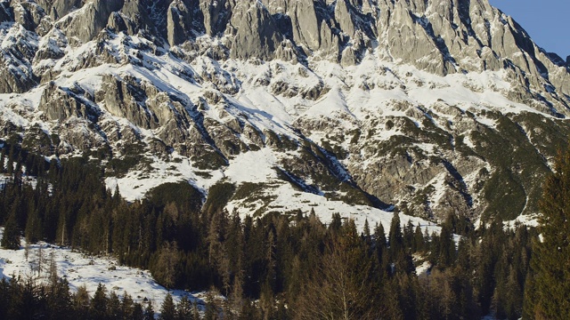 阿尔卑斯山景观与Hochkönig在傍晚的光，徒步区，阿尔卑斯山，Mühlbach，萨尔茨伯格地，奥地利，欧洲视频素材