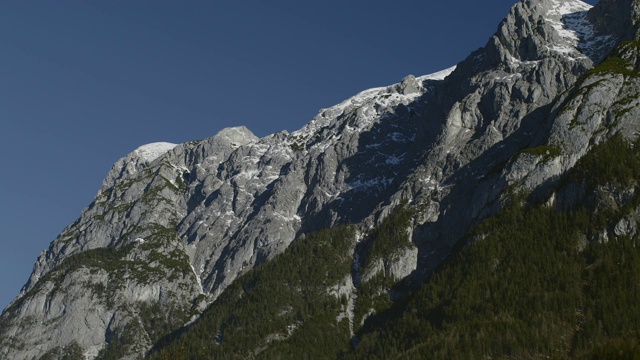 阿尔卑斯山景观与Hochkönig在傍晚的光，徒步区，阿尔卑斯山，Mühlbach，萨尔茨伯格地，奥地利，欧洲视频素材