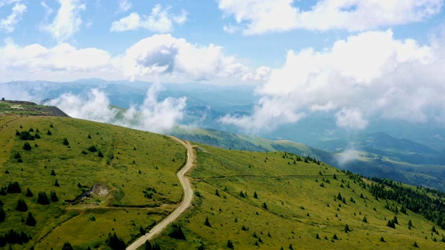 美丽的山景视频从空中-科帕尼克山石视频2视频素材