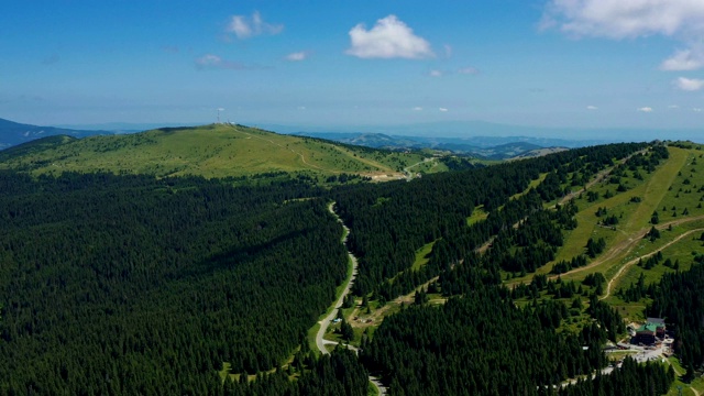 美丽的山景视频从空中-科帕尼克山股票视频6视频素材