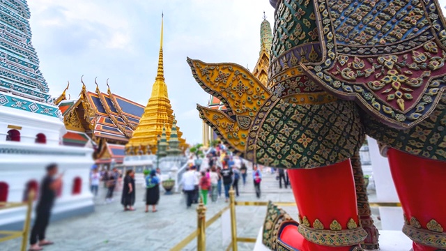 4k时间流逝曼谷曼谷佛寺或翡翠佛寺的地标，泰国曼谷市视频素材