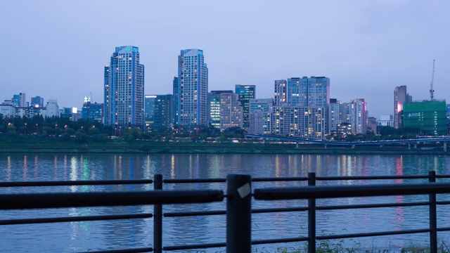 夕阳下的汉江汉城风光，韩国首尔视频素材