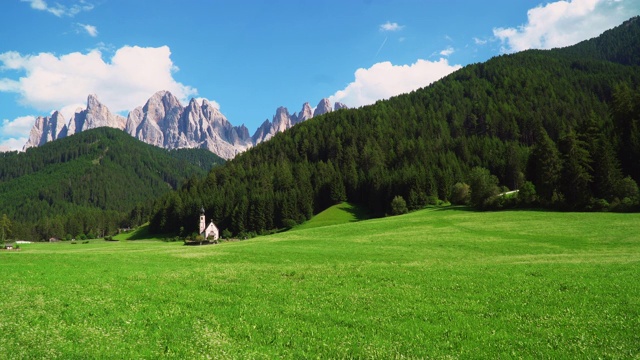 圣玛达莱娜，瓦尔在Funes, Bolzano / Italy视频素材