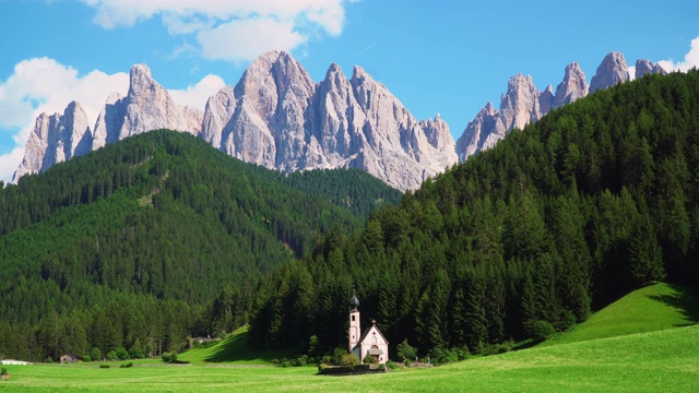 圣玛达莱娜，瓦尔在Funes, Bolzano / Italy视频素材