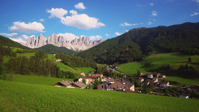 圣玛达莱娜，瓦尔在Funes, Bolzano / Italy视频素材