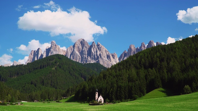 圣玛达莱娜，瓦尔在Funes, Bolzano / Italy视频素材