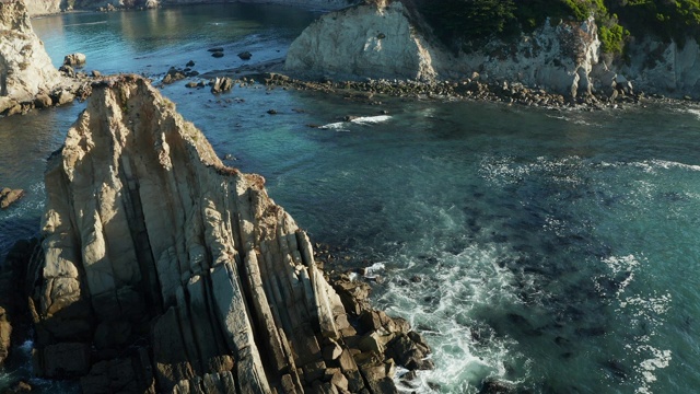 无人机拍摄北加州海岸线海滩湾视频素材