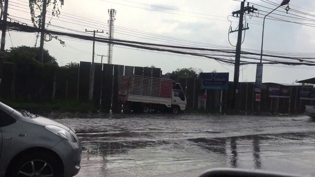 2019年10月12日，泰国暴雨，洪水泛滥视频素材