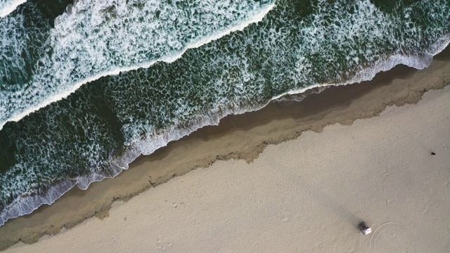 在黑海碧绿的海面上视频素材